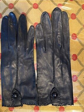 Aris Black Leather Button-Cuff Gloves